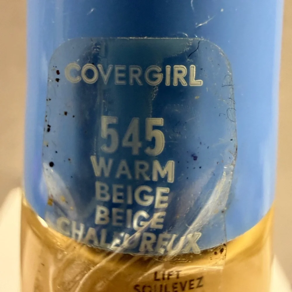 🩷5/$10 COVERGIRL Clean Matte Foundation - Warm Beige